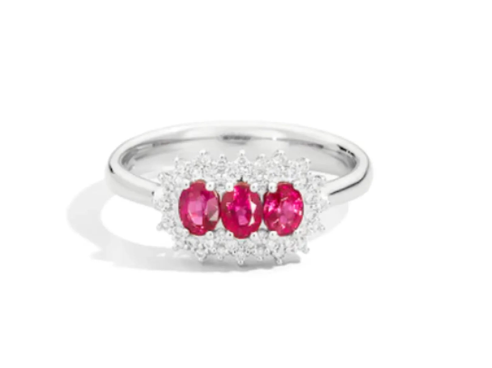 anello_trilogy_con_rubini_0.webp Sale Anello Trilogy con Rubini in oro bianco 18 Kt e contorno di diamanti | R77TC001/RB-14 Donna Gioielli Donna